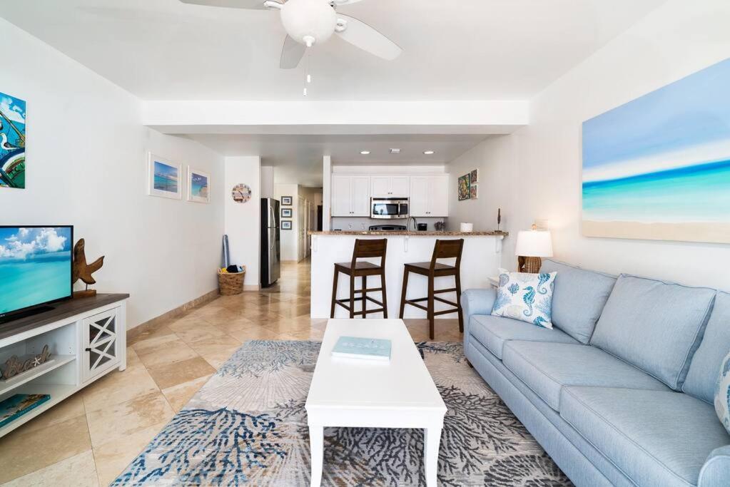 The Cottonwood House - Beach Villa Turtle Cove Εξωτερικό φωτογραφία